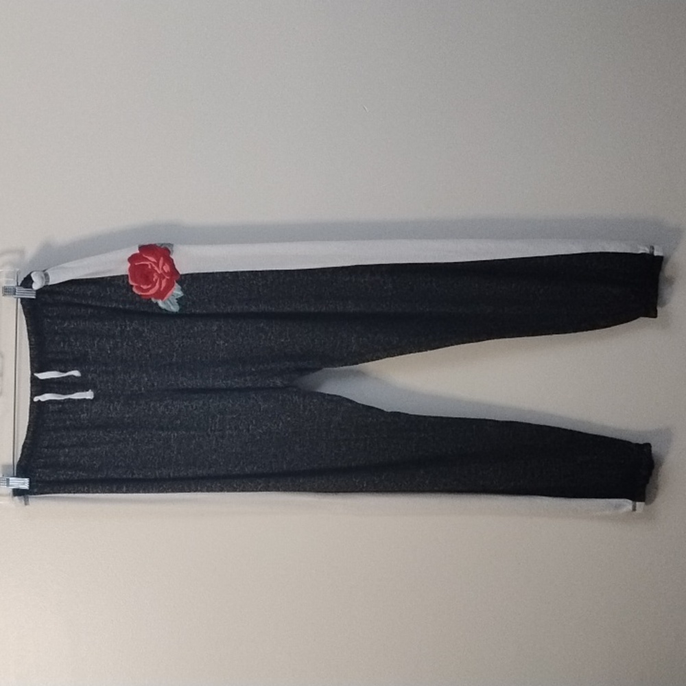Victoria's Secret Pink Black & White Drawstring Jogger Style‎ Pants with Rosette